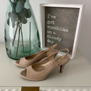Bandolino nude patent leather sling back heels size 8 to 8.5